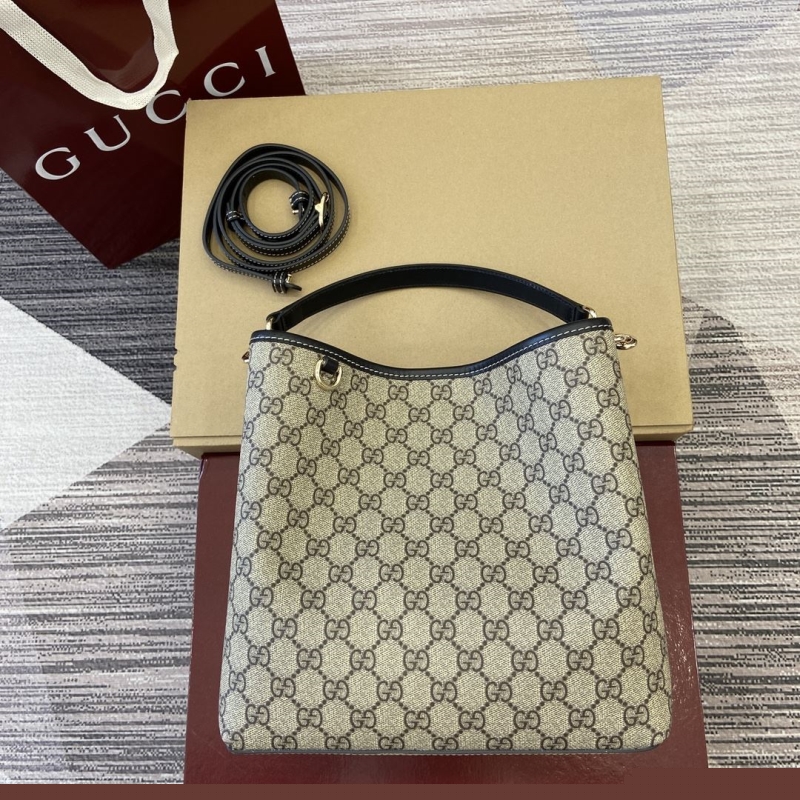 G*u*i bucket bags